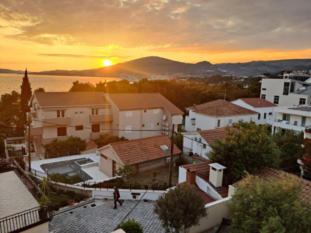 Apartments Villa A - Heating Pool Trogir Dış mekan fotoğraf
